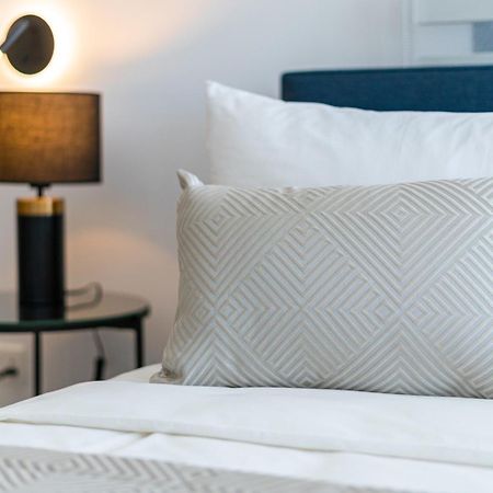 Waterside Sea View Apartments 파포스 외부 사진
