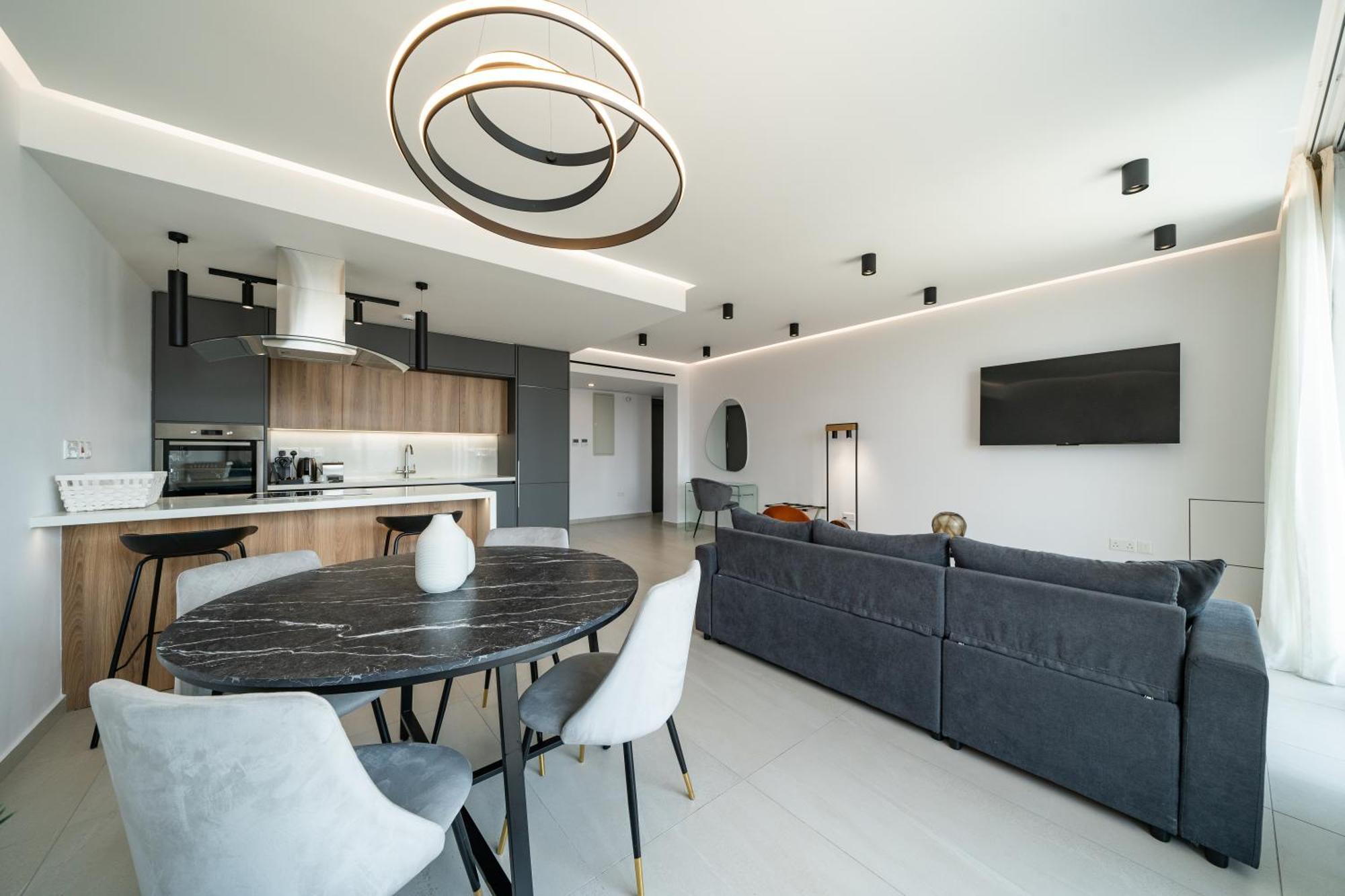 Waterside Sea View Apartments 파포스 외부 사진