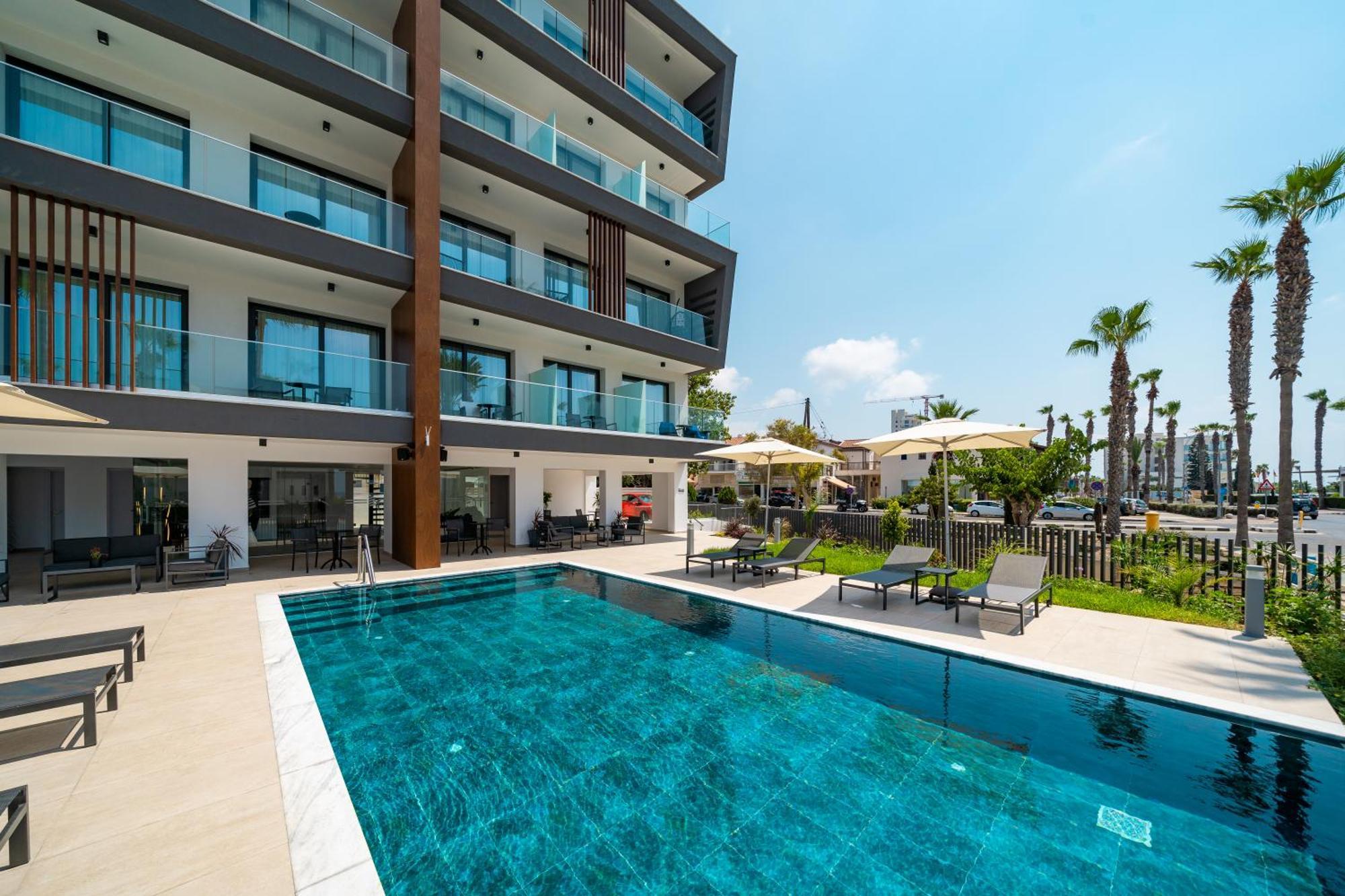 Waterside Sea View Apartments 파포스 외부 사진