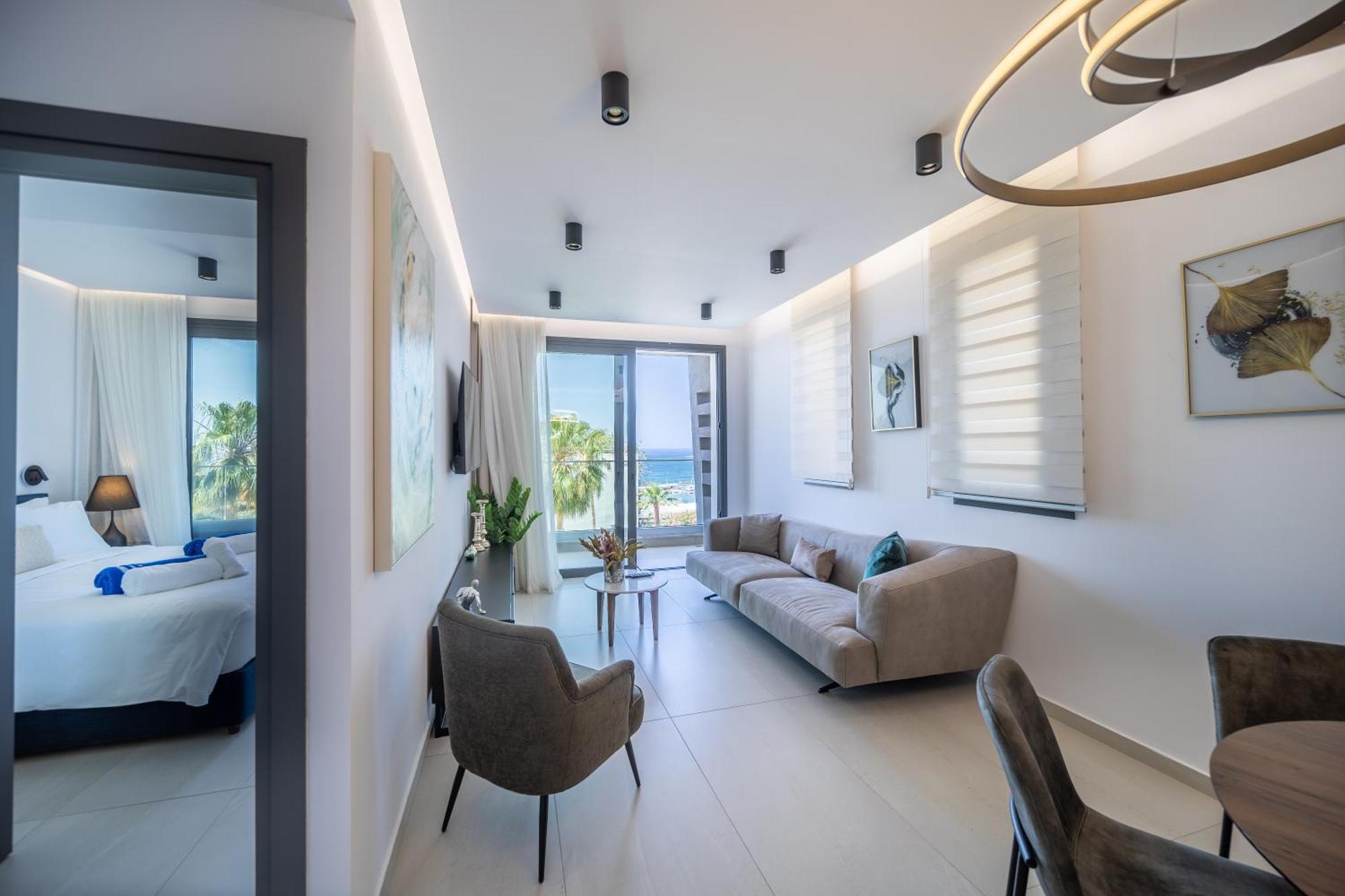 Waterside Sea View Apartments 파포스 외부 사진