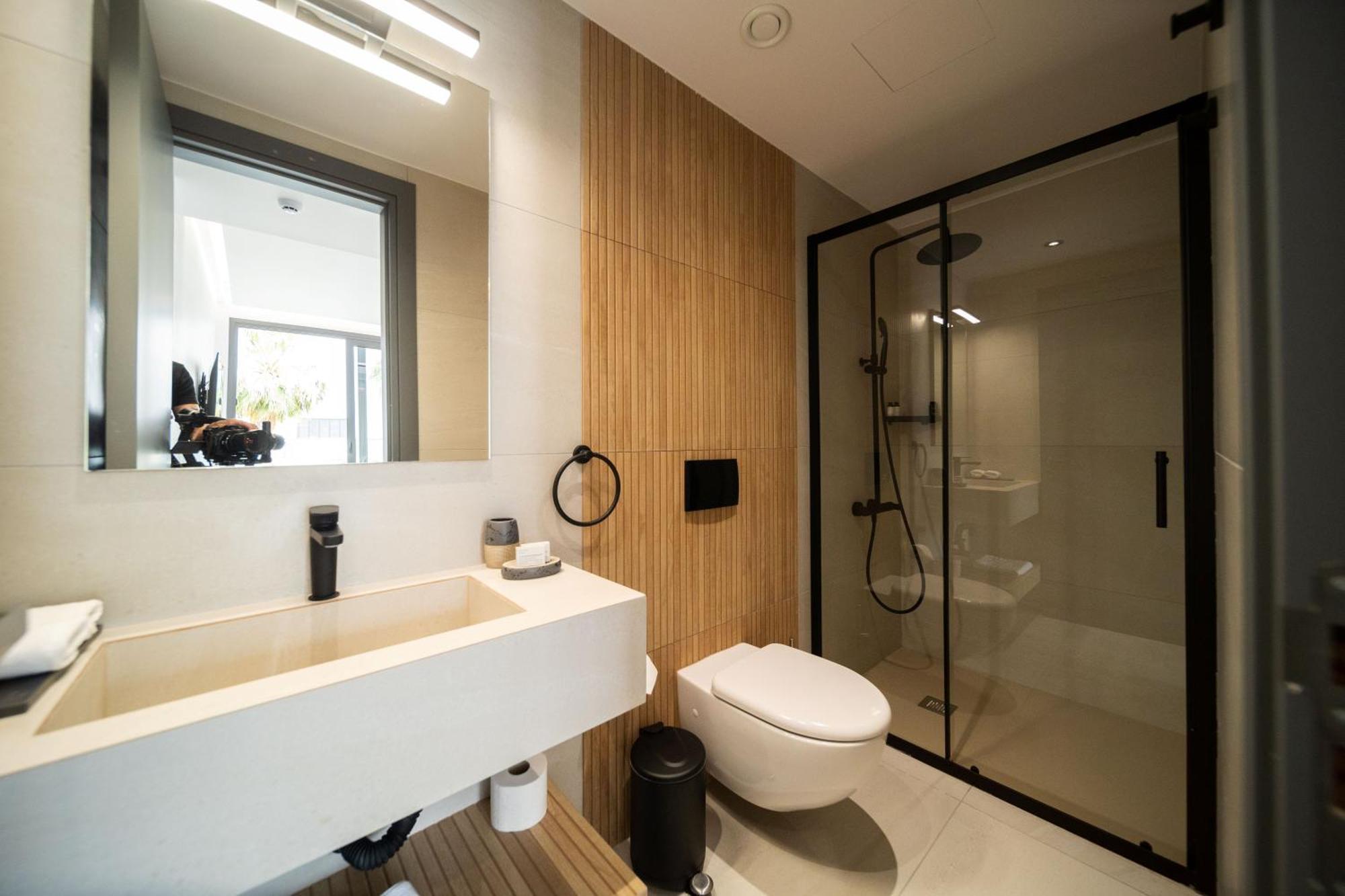 Waterside Sea View Apartments 파포스 외부 사진