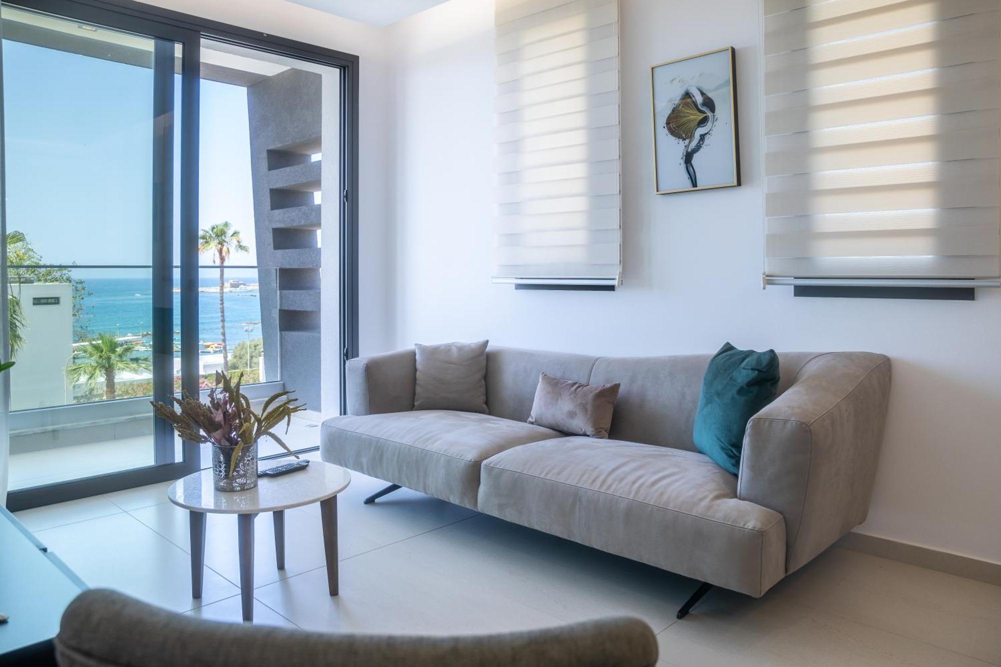 Waterside Sea View Apartments 파포스 외부 사진