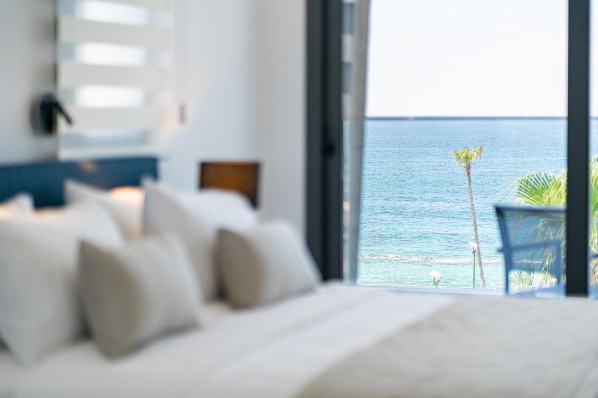 Waterside Sea View Apartments 파포스 외부 사진