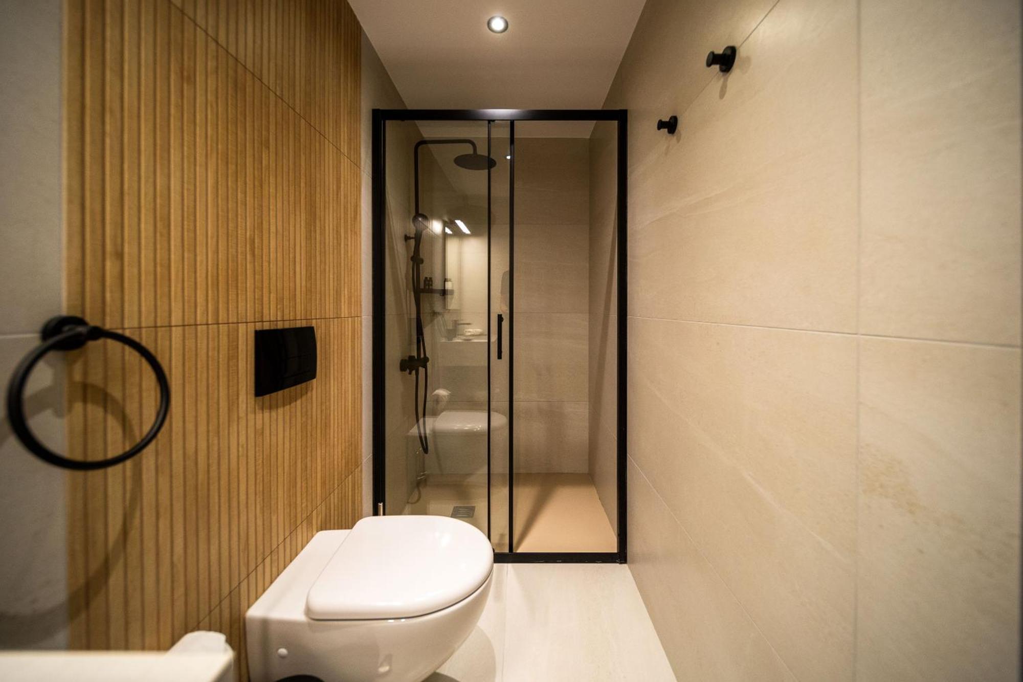 Waterside Sea View Apartments 파포스 외부 사진
