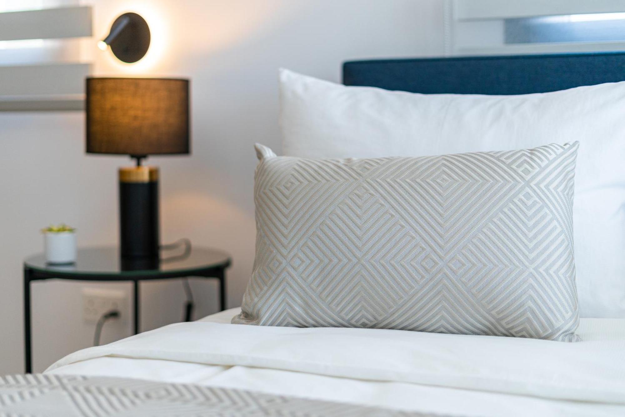 Waterside Sea View Apartments 파포스 외부 사진