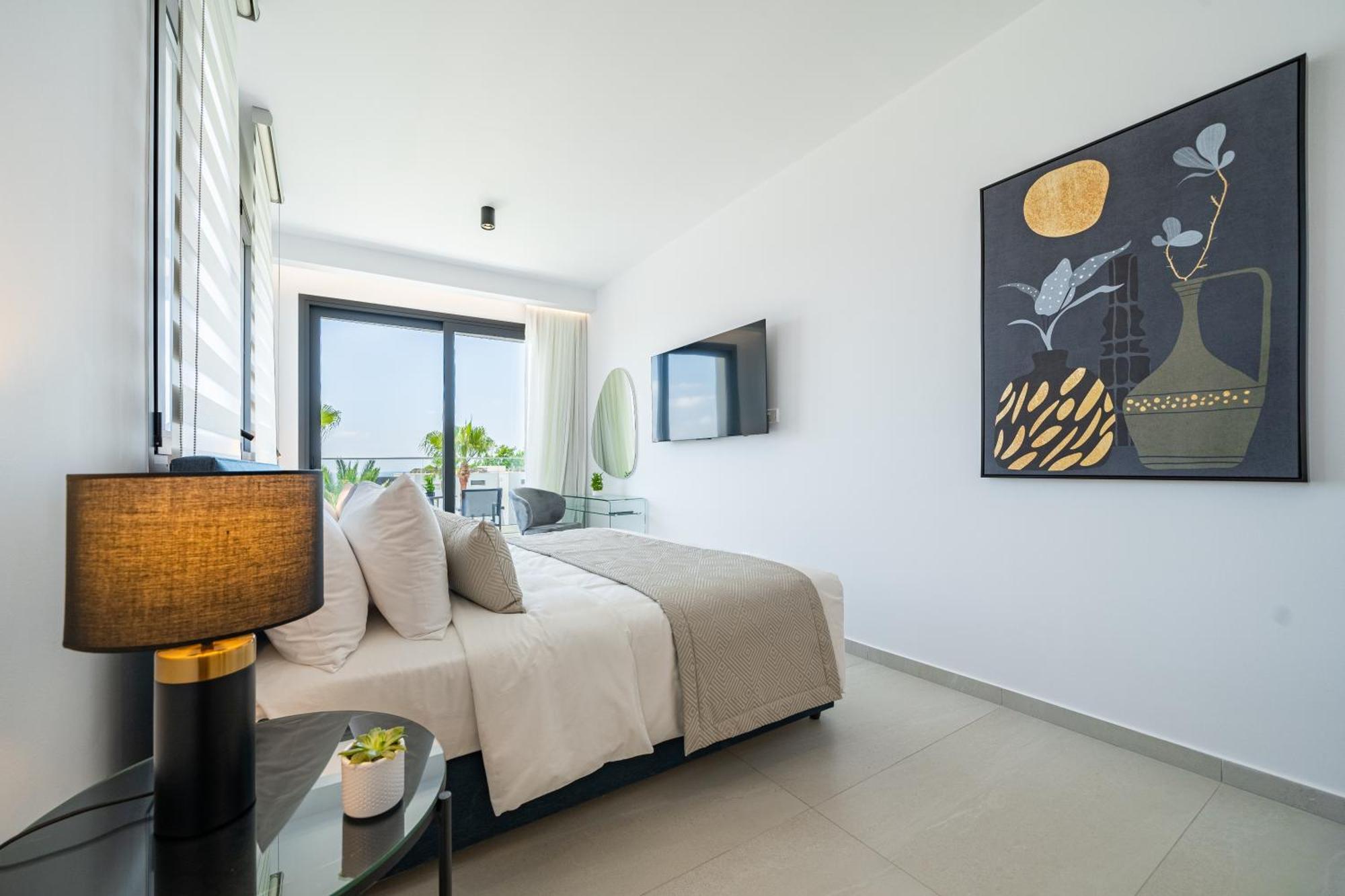 Waterside Sea View Apartments 파포스 외부 사진